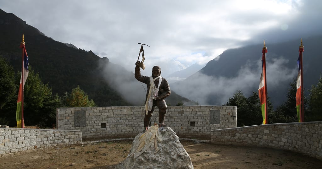 A statue of Tenzing Norway sherpa