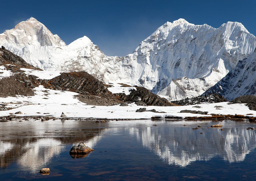 A reflection of everest from the lake of Kongma-La Pass